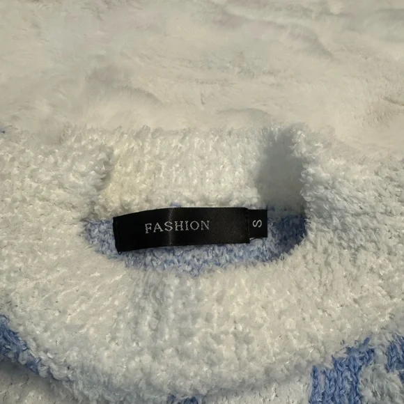 2 Piece White and Blue Fuzzy Lounge Set - Picture 6 of 8